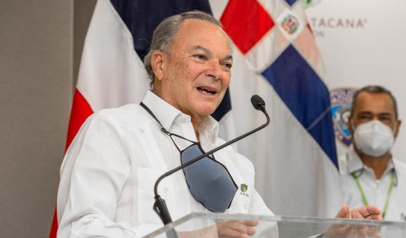 Gobierno galardona a Frank Rainieri por su trayectoria empresarial