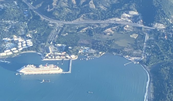 Vista Bahía de Maimón y la terminal de cruceros, Pto. Pta. RD.