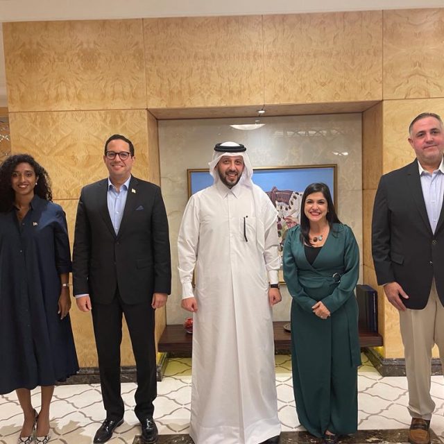 RD se enfoca en promover turismo e inversión en Qatar