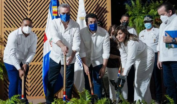 Turismo invertirá más 83 millones de pesos para rescatar playa los Patos y los Quemaditos, en Barahona