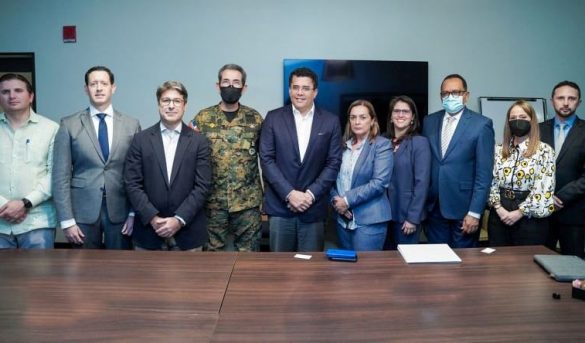 Fin al impasse en el transporte turístico: Uber acuerda registrarse en RD