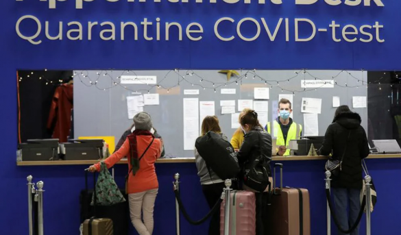 Más de 7.000 vuelos han sido cancelados en todo el mundo durante el fin de semana de Navidad por el avance de la variante Ómicron