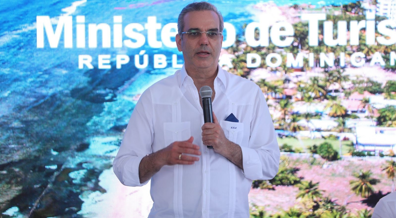 Gobierno invertirá RD$111 MM reconstrucción playa Guayacanes