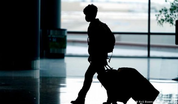 Continúa el caos en el transporte aéreo mundial por ómicron