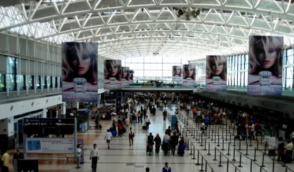 Atención viajeros de RD la gracia navideña de US$4,000 aplica para traer regalos vía los couriers