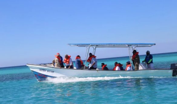 Inversionistas y funcionarios de Catar conocen atractivos de inversión en Cabo Rojo