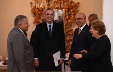 Presidente Abinader arriba a España para participar en la Feria Internacional del Turismo-FITUR