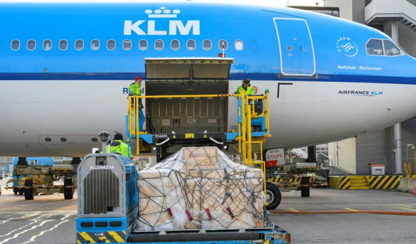 KLM canceló todos sus vuelos programados a Ucrania y dejará de sobrevolar su espacio aéreo
