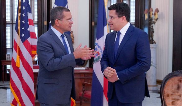 Galería de fotos de la visita de Collado a Puerto Rico, enfocada en rebajar boleto aéreo