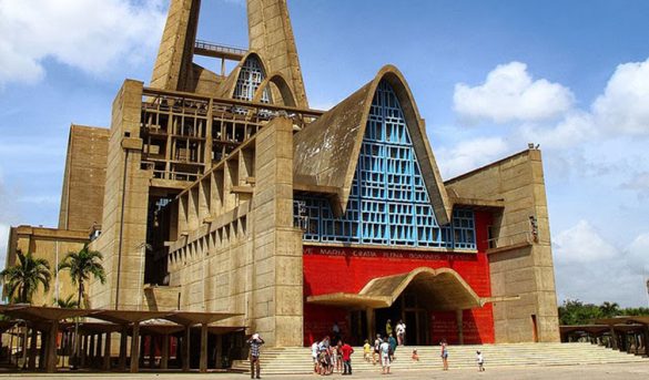 Basílica de Higüey atrae cada año a miles de turistas