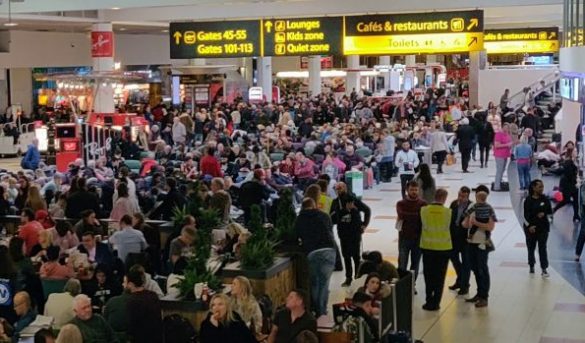 UK: el caos aeroportuario pone en jaque el verano