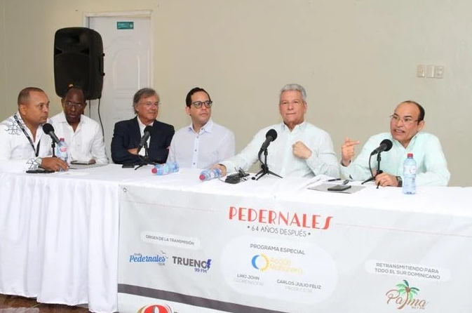 Gobierno supervisa avances proyectos turísticos en Pedernales