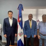 Ministro de Turismo critica precios de boletos aéreos para que dominicanos ausentes ingresen a RD
