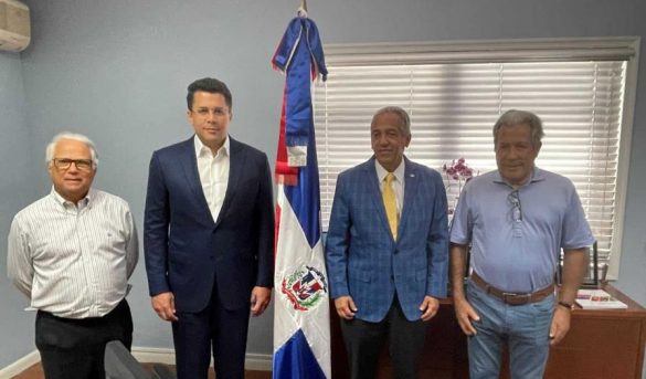 Ministro de Turismo critica precios de boletos aéreos para que dominicanos ausentes ingresen a RD