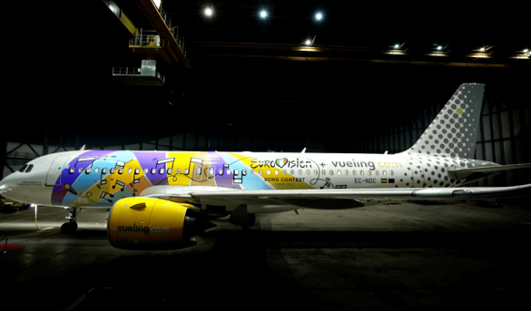 Vueling decora uno de sus aviones en homenaje al festival de Eurovisión