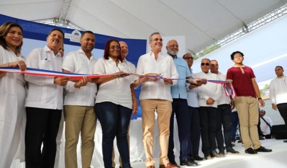 Abinader inaugura obras en Samaná y Puerto Plata