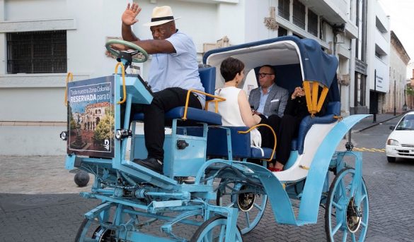 Banreservas y Clúster Turístico SD impulsan movilidad eléctrica en turismo de Ciudad Colonial