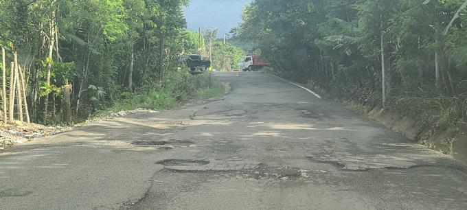 Comunitarios preocupados por deterioro de carretera turística Tenares-Gaspar Hernández