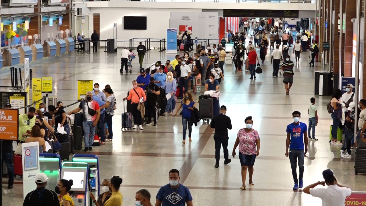 Aeropuerto Las Americas incrementa numero de vuelos y pasajeros, promedia 500 vuelos semanales