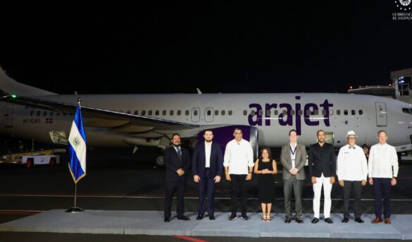 EL SALVADOR: El Gobierno inicia operaciones con aerolínea de RD