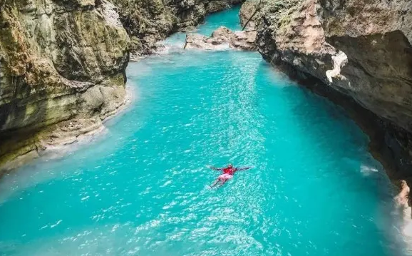 La magia cristalina en ríos de Salcedo