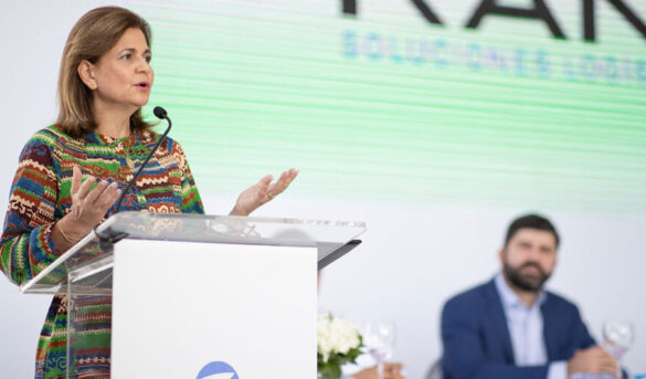 Peña: misión es convertir a RD en el hub logístico