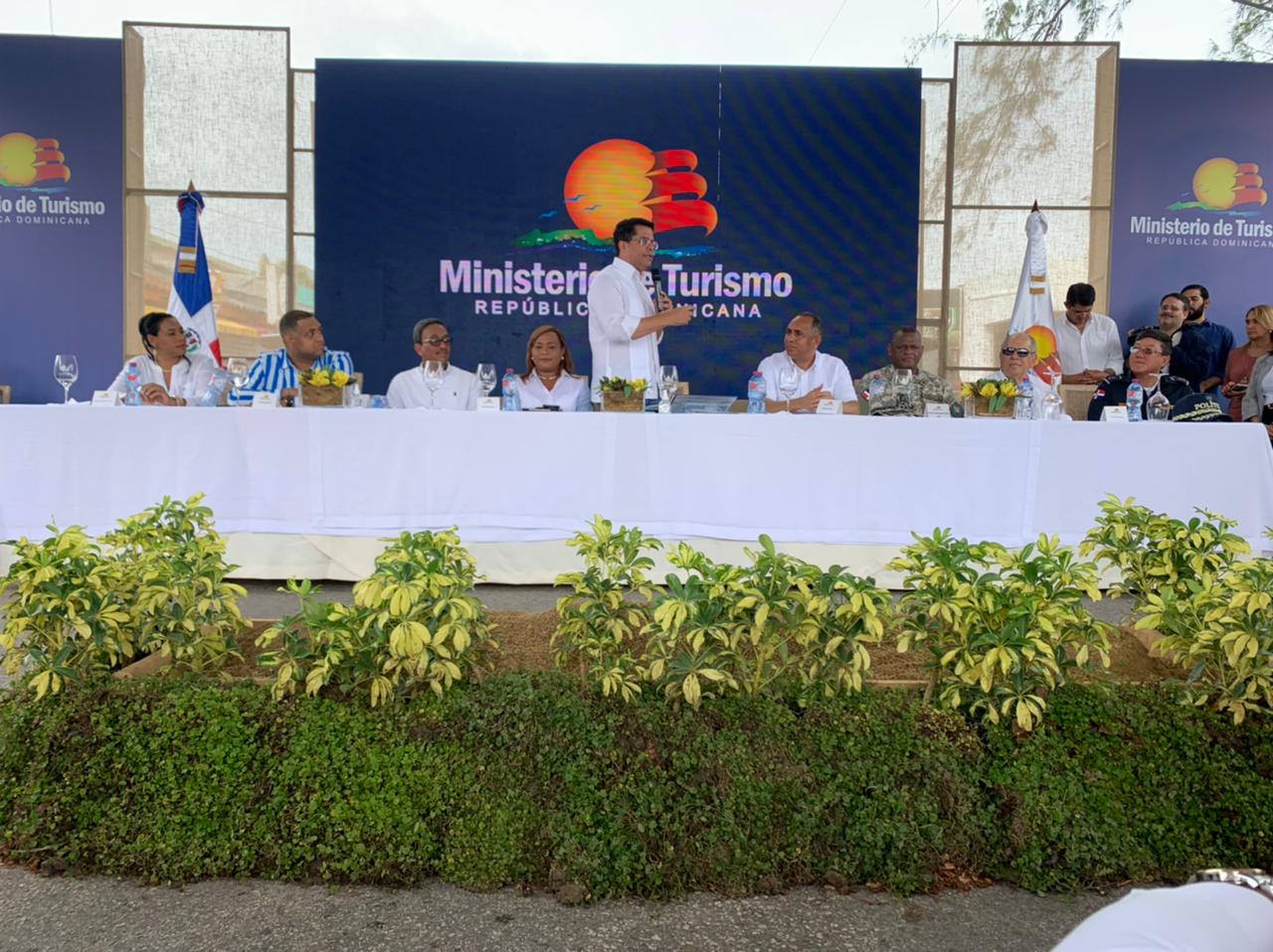 Ministerio Turismo inicia trabajo remodelación Malecón de San Pedro Macorís