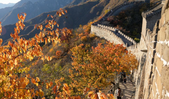 Turistas visitan la sección Mutianyu de la Gran Muralla en Beijing