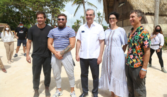 Presidente Abinader visita set película “Road House”; producciones extranjeras han aportado USD 395 millones a la economía desde 2021