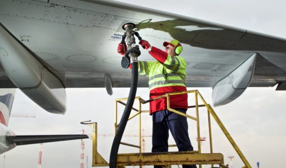 Impulsado por industria de viajes y turismo crece mercado de combustible de aviación