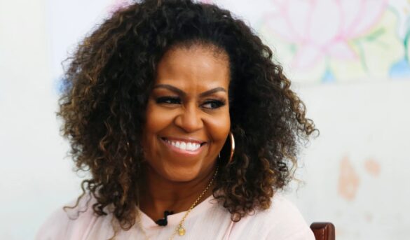 Adelanto exclusivo: Michelle Obama habla de cómo fue dejar la Casa Blanca, sus inseguridades y el lugar de Barack en su nuevo libro, “Con luz propia”