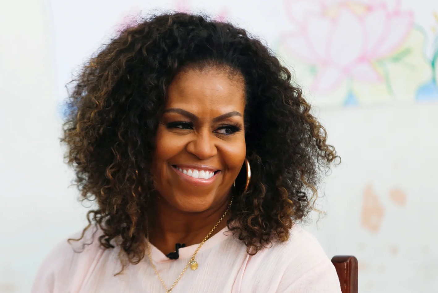 Adelanto exclusivo: Michelle Obama habla de cómo fue dejar la Casa Blanca, sus inseguridades y el lugar de Barack en su nuevo libro, “Con luz propia”