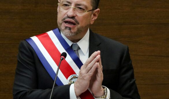 Presidente de Costa Rica plantea crear ruta turística con RD y Panamá