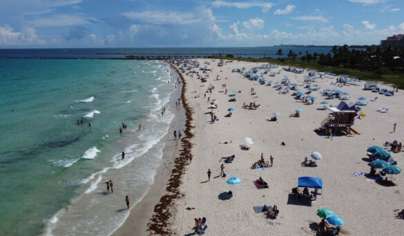 Miami Beach prohíbe fumar cigarrillos en las playas y parques públicos a partir del primero de enero