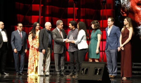 Inició el XV Festival Cine Global de SD con homenajes emotivos a Claudio Chea y Paz Vega