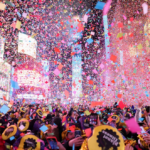 El mundo dejó atrás un año turbulento y le dio la bienvenida al 2023 con celebraciones y fuegos artificiales