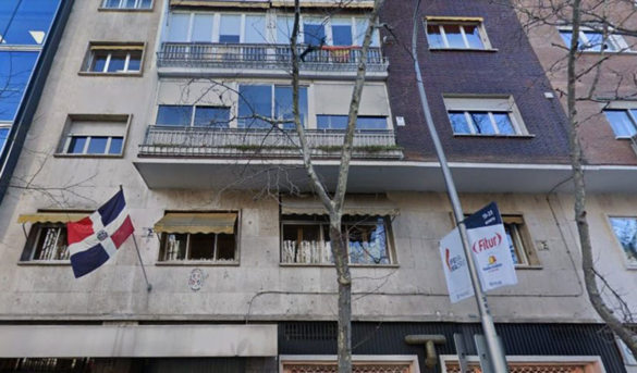 Desalojan Consulado de la RD en Madrid tras protestas de vecinos