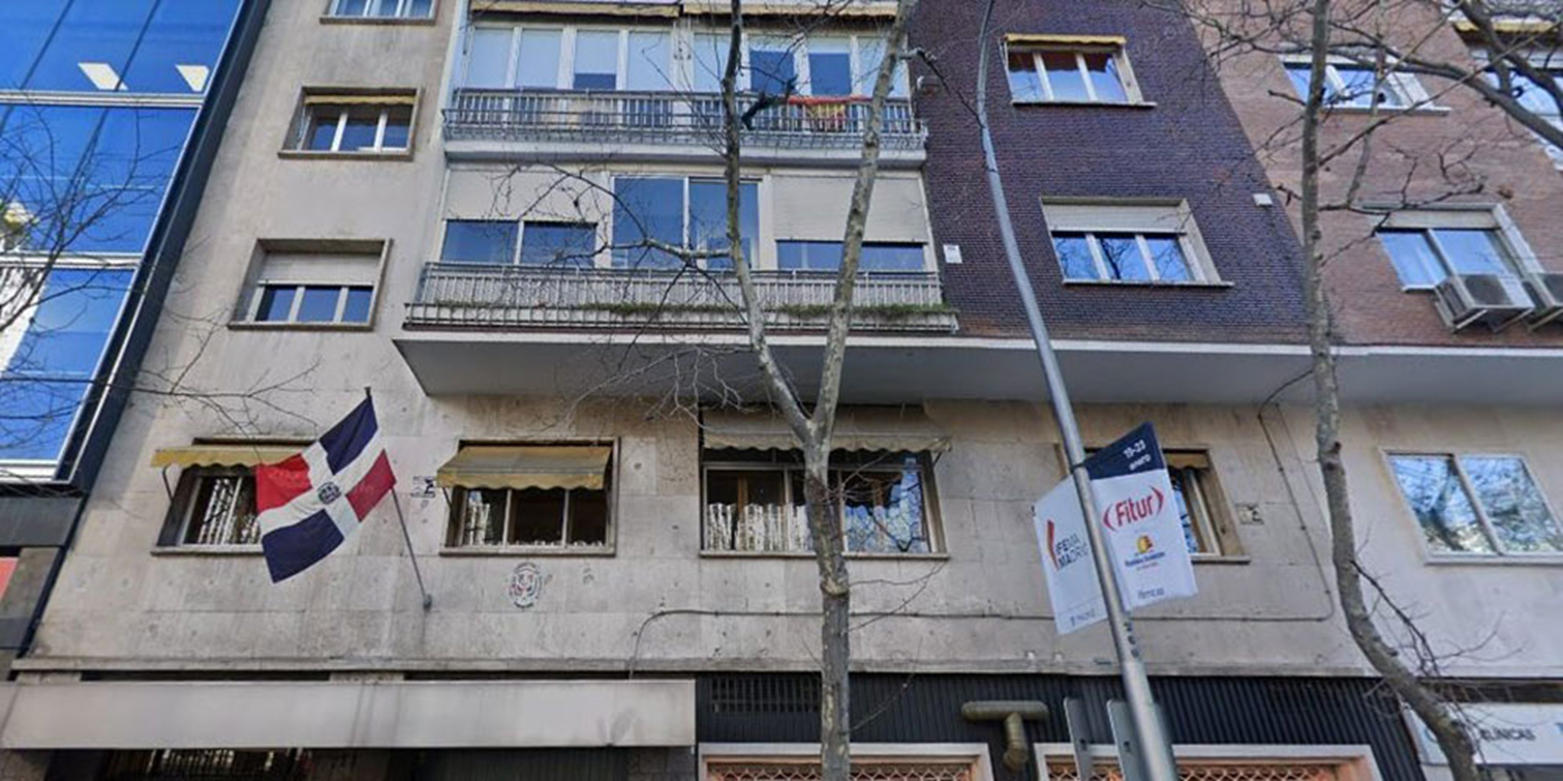 Desalojan Consulado de la RD en Madrid tras protestas de vecinos
