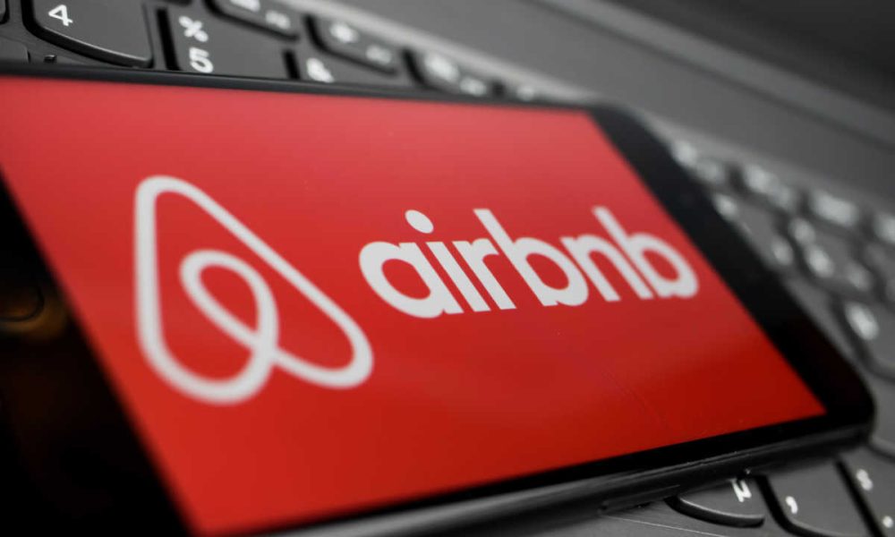 Altas expectativas en hoteleros por acuerdo para regularizar a Airbnb