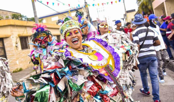 Carnaval cotuisano: hermoso, creativo y comunitario