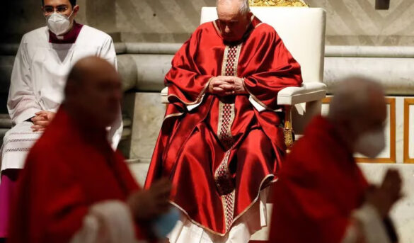 La intensa agenda del papa Francisco en el Viernes Santo: la celebración de la Pasión del Señor en San Pedro y Vía Crucis en el Coliseo