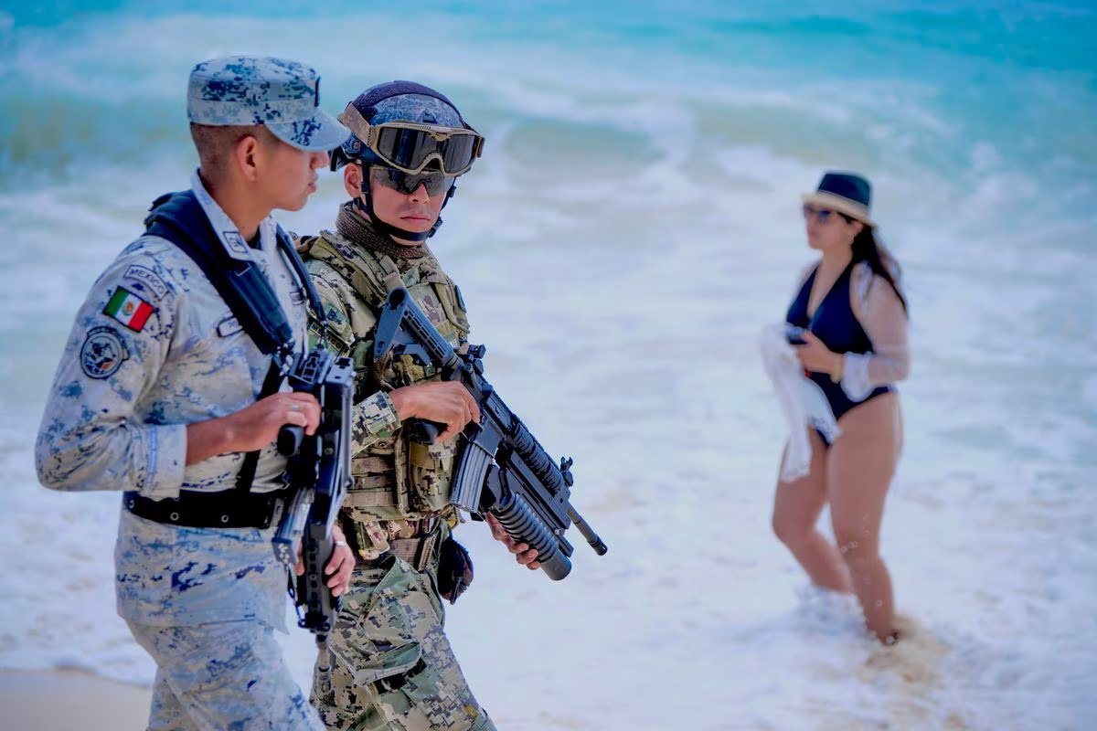 México militariza sus playas