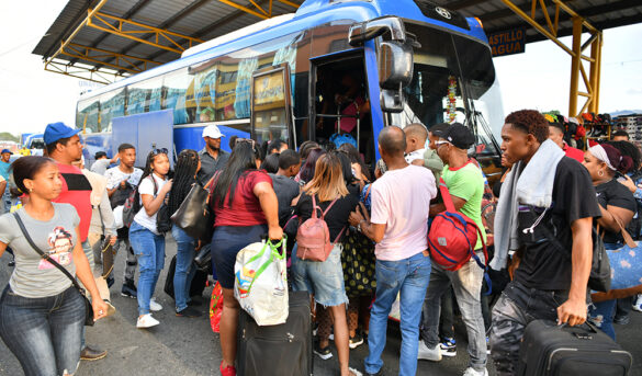 La gente se va al interior en Semana Santa
