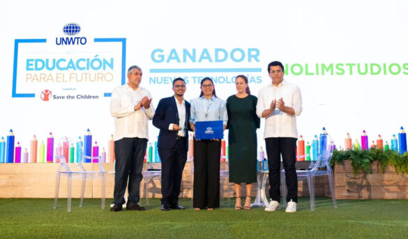 Dominicanos ganan premio por innovación educativa en turismo con “Domiland” el primer metaverso de República Dominicana, que será lanzado este año