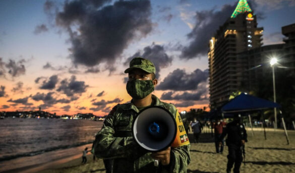 México militariza el turismo