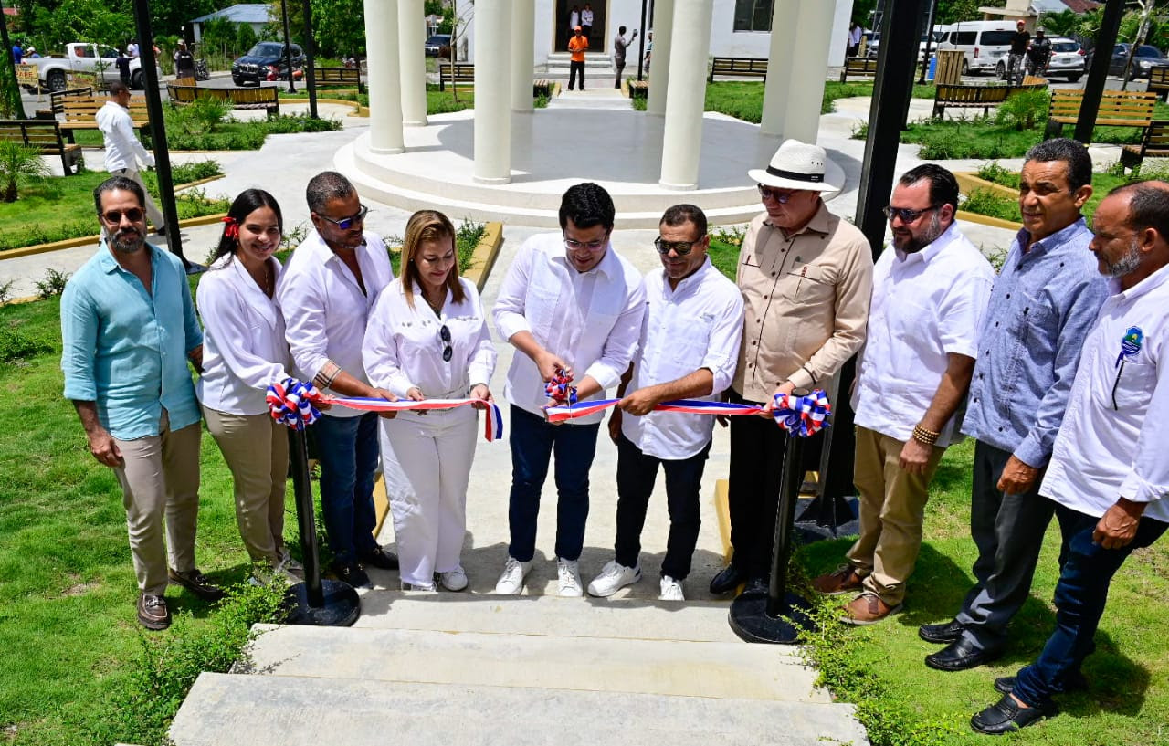 Ministerio de Turismo inaugura construcción Parque Central en el Pinar de San José de Ocoa