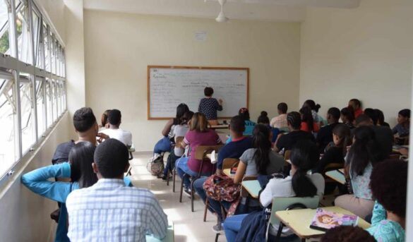 Sector hoteles, bares y restaurantes lidera en generación de empleos