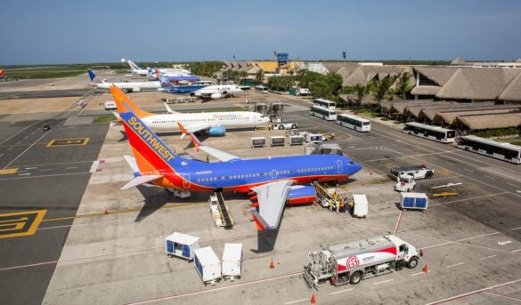 Empresarios del transporte aéreo rechazan aumento de RD.$15.90 en el galón del avtur dispuesto por MCM