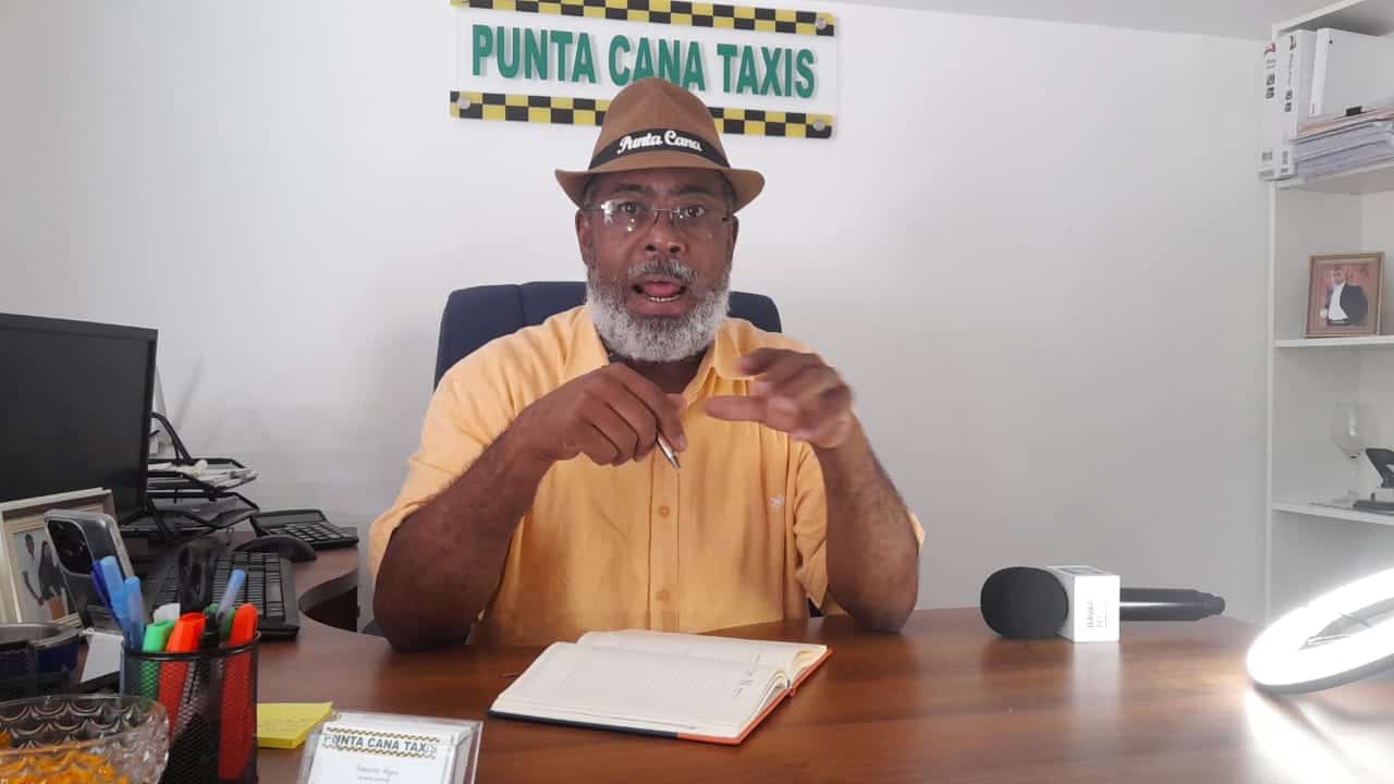 Bávaro-Punta Cana: persisten enfrentamientos entre Uber y compañías de taxis