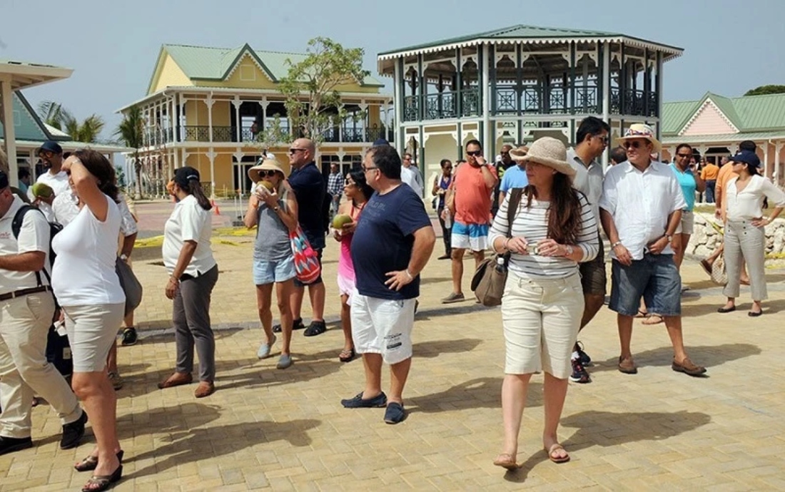 El 17% de los turistas que llegaron en julio fueron dominicanos ausentes